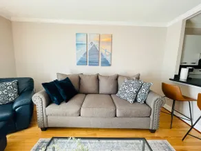 Modern 1BR Near Moss Rehab | Monthly Deal - Image 3