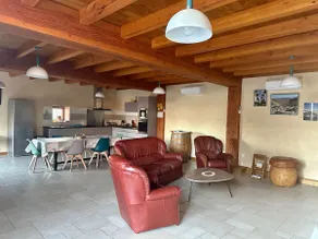 Renovated/air-conditioned barn in the lot - Image 5