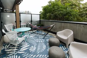 Perfect Spot DT | Beaches, Nightlife| King Bed - Image 3