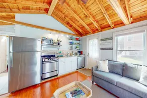 2BR Cottage near beach with pool, firepit, bathtub - Image 2
