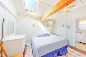 2BR Cottage near beach with pool, firepit, bathtub - Image 4