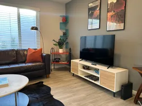 The Hollywood House | 2mi to ASU | King Bed & Yard - Image 2