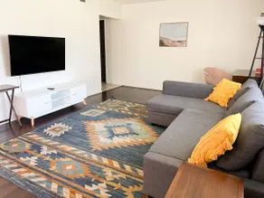 Spacious 2BR Near Fresno Airport + Workspace - Image 5