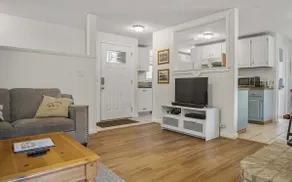 #StayInMyDistrict Cozy Rockaway Beach Cottage - Image 3