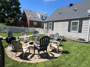 Sweet Escape, 4BR, 2 Full Baths Near Historic Main St - Image 3
