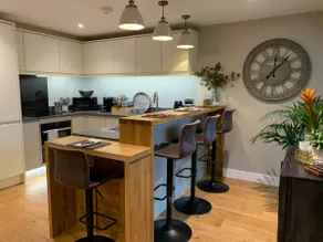 #8 Brunel House Luxury Apartment in Great Malvern - Image 4