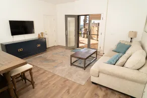 Private Suite - Views, close to town & beaches - Image 2
