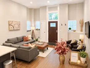 Private Garage + Billiards | West Town 3BR - Image 2