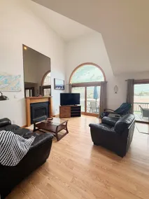 Spacious & Charming Wellesley Island Townhome with Dock - Image 3