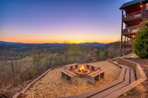Amazing View - Mineral Bluff, GA - Take in Sweeping Mountain Views, Soak in the Hot Tub, Rack Up a G - Image 3