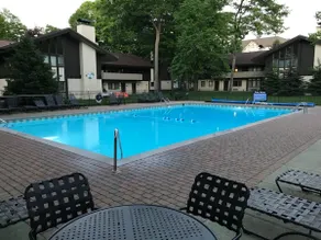 Uphill: sleeps 7: Pool Golf Deer Lake - Image 2