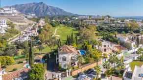 Villa La Quinta. 5 Bedroom Villa with Heated Pool - Image 4