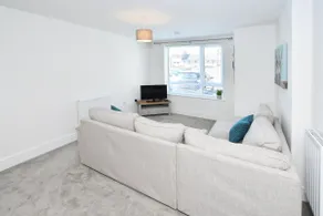 Regal House |CityCentre Townhouse| Lots of Parking - Image 4