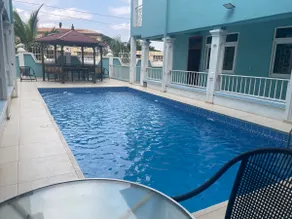 2BR Oasis: Pool, Gym, and Starlink WiFi - Image 5