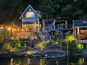 Lakefront Cabin, Eatonville Wa - Image 3