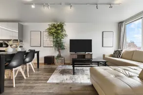 Exquisite 4Bed/3.5Bath Home W/Garage +Rooftop Deck - Image 2