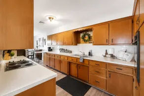 3BR Historic Loft Near Cedar Point & Mohican - Image 3