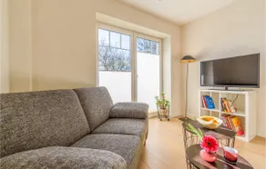 Beautiful Apartment In Langenhorn - Image 3