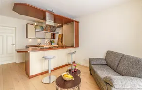 Beautiful Apartment In Langenhorn - Image 2