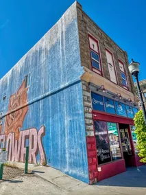 2#Chic Art loft in downtown 1 block of river. - Image 3