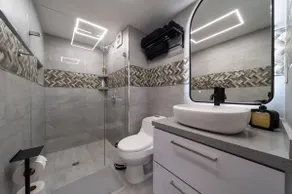Modern Apartment ⭐ 200 mbps WiFi⚡Workstation ✅ - Image 5
