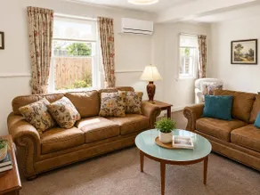 The Baker's Cottage in the Heart of Richmond Sleeps 6 - Image 5
