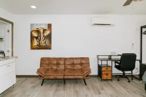 The 13th studio on 13th st - Image 5