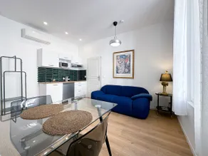 Renovated 1-bedroom apartment near downtown and the train station - Image 3