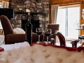 Cozy Chalet in St-Agathe | Spa & Sauna - Image 4