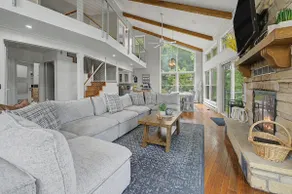 Modern Home w/Amazing Views, Hot Tub, Game Room - Image 5