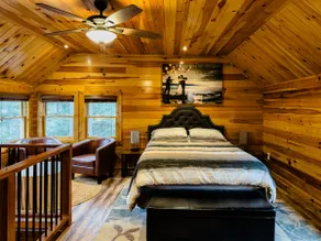 Year Round - Cozy Cabin for 2 - Image 5