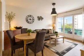 Large, bright 2-bedroom apartment • Terrace • City center & port - Image 2