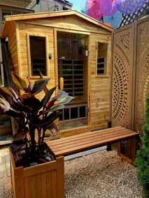 Quick walk to Dining, Shops-Private Sauna, Garden - Image 2