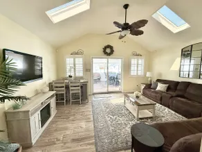 The Villa By the Bay POOL Private Heated Pool & Hot Tub! - Image 2