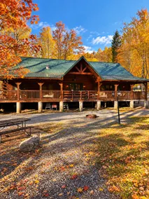 Fall Foliage Riverfront Cabin w/Hot Tub, King Bed, EV & Firepit & Mountain Views - Image 5