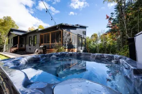 Okanagan 97: Hot Tub, Pool Table & Summer Views - Image 2