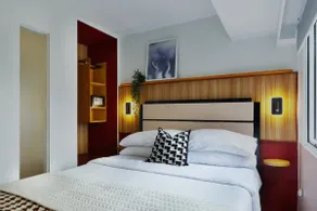Home in the heart of BGC (with free parking) - Image 5