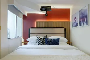 Home in the heart of BGC (with free parking) - Image 2