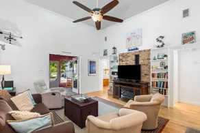 Bella Vista - Located in Seaside - Sleeps 6 - Image 2