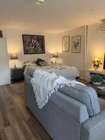 Petite Provence Cottage - Image 3