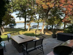 Beautiful home on Okauchee Lake, WI - Image 2