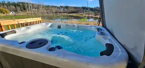 Beach walks and talks! Utsalady! Hot tub! - Image 2