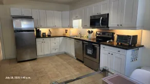 Spacious 2 BR, 3 beds, sleeps 6, kitchen, laundry - Image 4