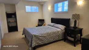 Spacious 2 BR, 3 beds, sleeps 6, kitchen, laundry - Image 3