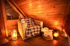 Private riverside sauna house with hot tub - Image 5