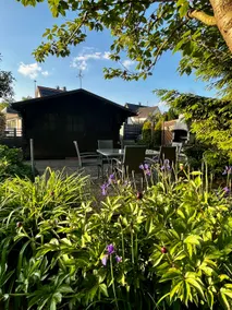 House with large sunny garden for exclusive use - Image 3