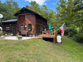 The Railroad Scale House: 40 private acres & creek - Image 4