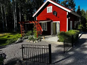 Detached cottage on small farm - Image 3