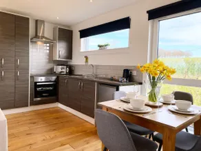 Druid House Lodge - Image 4