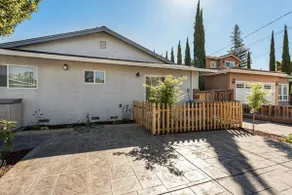 Newly rebuilt ultra clean designer home - Image 2